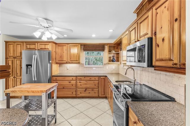 14221 Clubhouse DR, Bokeelia, FL 33922