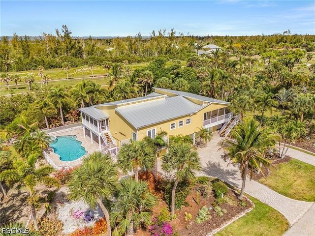 14221 Clubhouse DR, Bokeelia, FL 33922