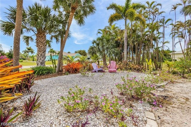 14221 Clubhouse DR, Bokeelia, FL 33922