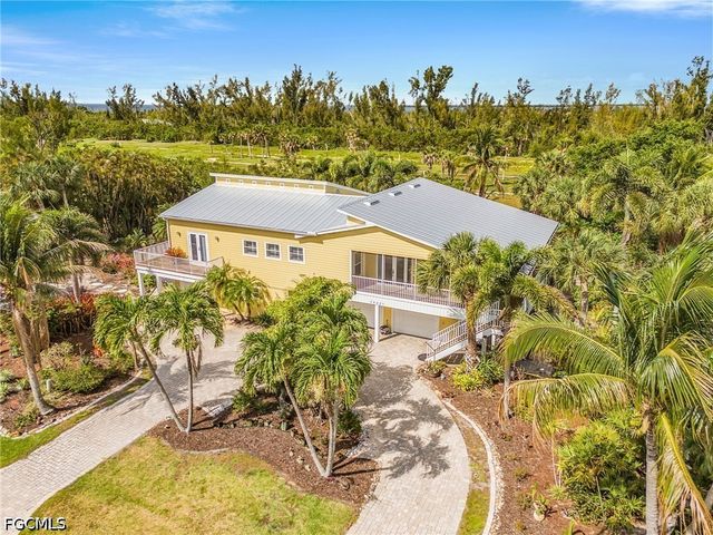 14221 Clubhouse DR, Bokeelia, FL 33922
