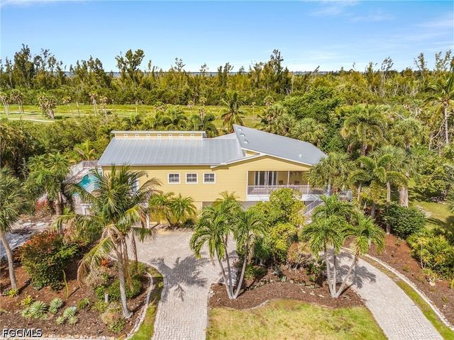 14221 Clubhouse DR, Bokeelia, FL 33922