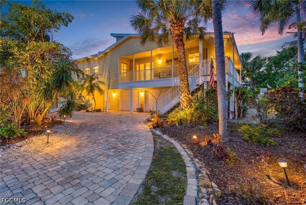 14221 Clubhouse DR, Bokeelia, FL 33922