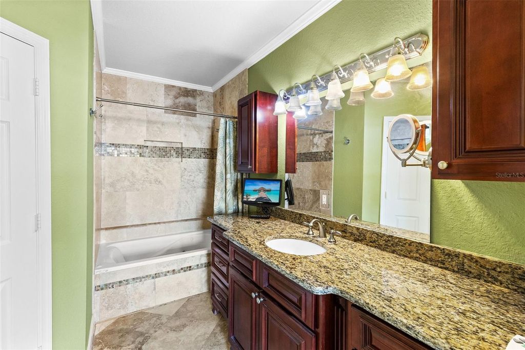 Image 14 of property listing at 204 E SOUTH STREET 6057, Orlando, FL 32801