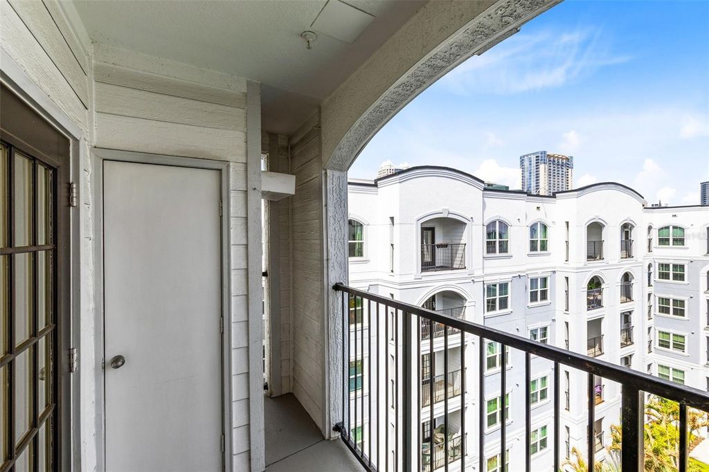 Image 21 of property listing at 204 E SOUTH STREET 6057, Orlando, FL 32801