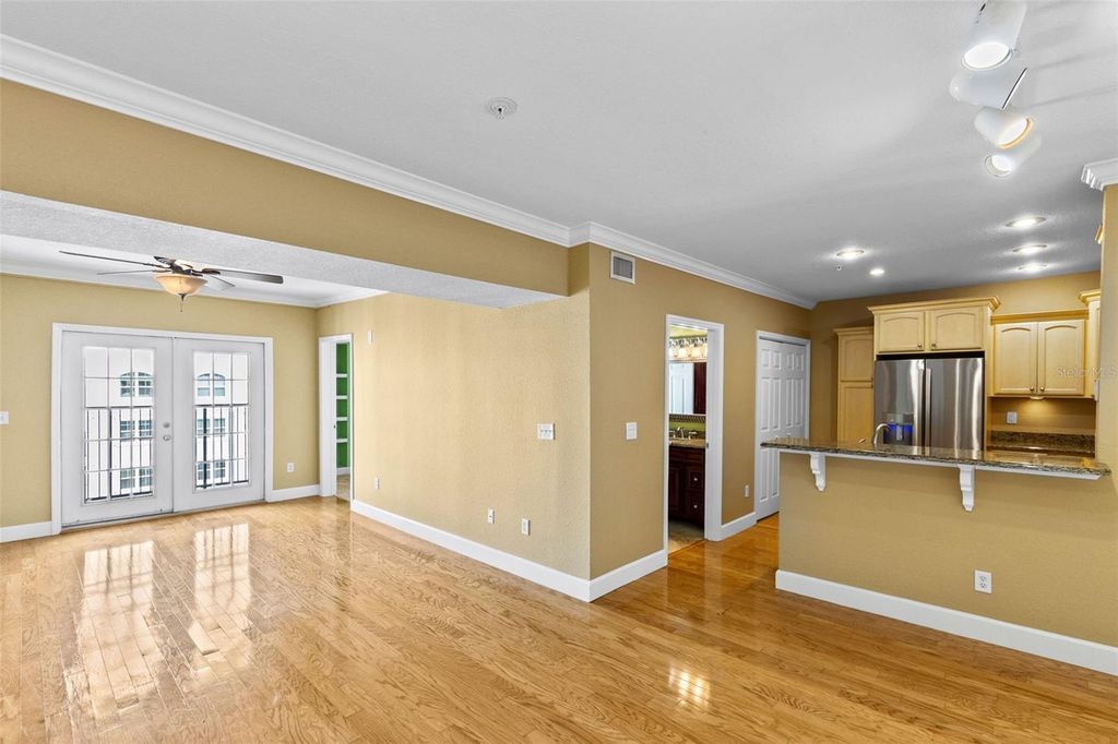 Image 4 of property listing at 204 E SOUTH STREET 6057, Orlando, FL 32801