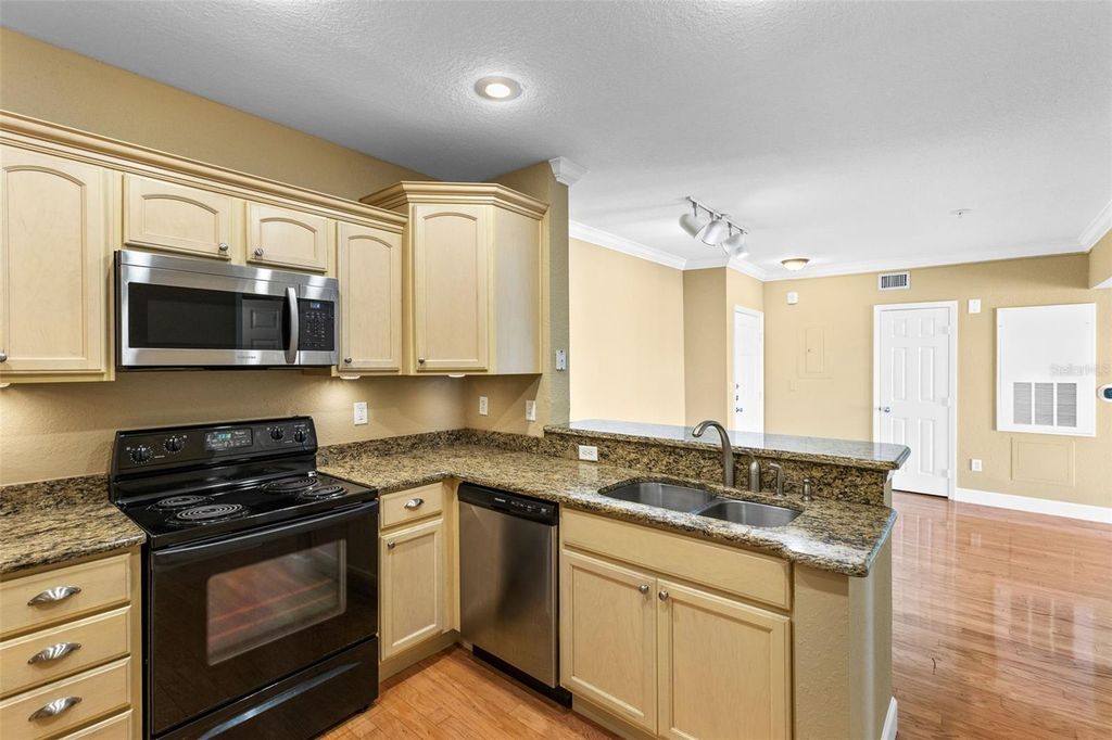 Image 8 of property listing at 204 E SOUTH STREET 6057, Orlando, FL 32801