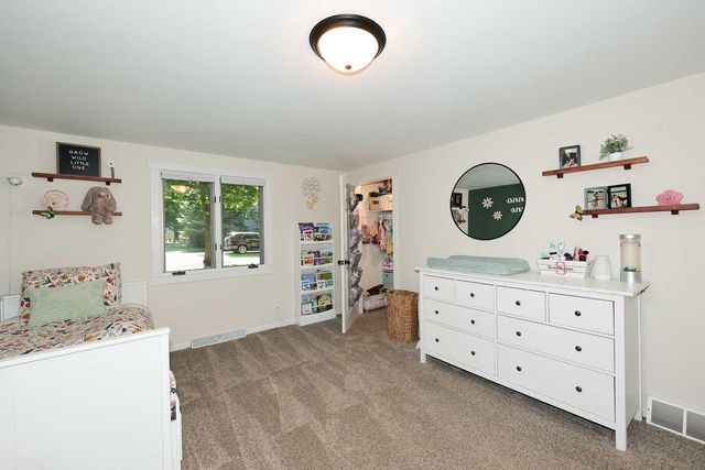 4908 Anker ROAD, Racine, WI 53405
