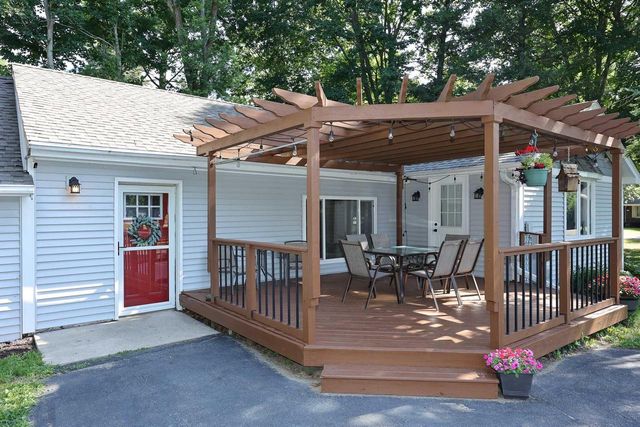 4908 Anker ROAD, Racine, WI 53405
