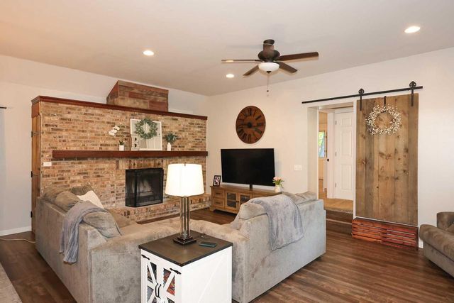 4908 Anker ROAD, Racine, WI 53405