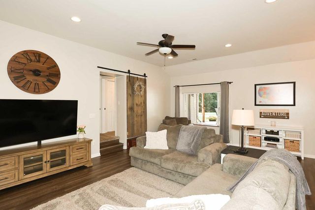 4908 Anker ROAD, Racine, WI 53405