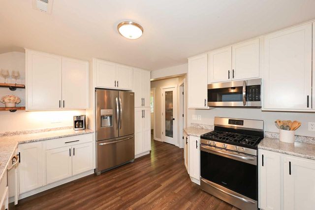 4908 Anker ROAD, Racine, WI 53405