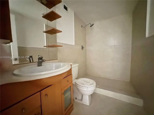400 Kings Point Drive 411, Sunny Isles Beach, FL 33160