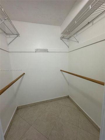 400 Kings Point Drive 411, Sunny Isles Beach, FL 33160