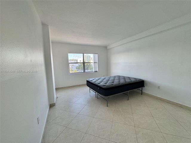 400 Kings Point Drive 411, Sunny Isles Beach, FL 33160