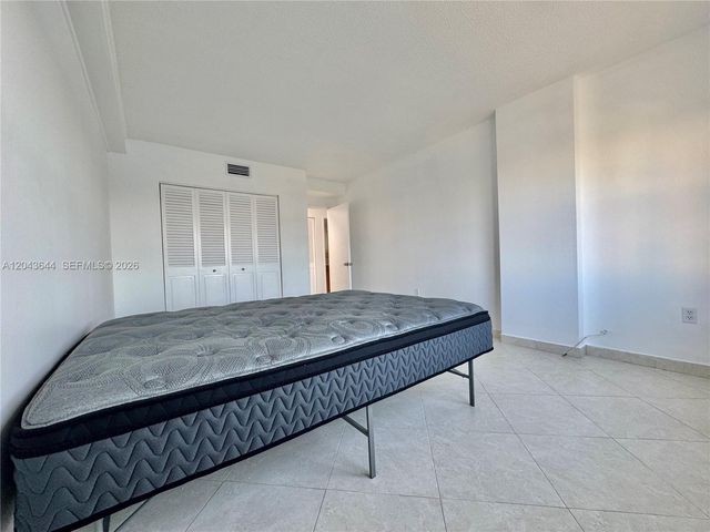 400 Kings Point Drive 411, Sunny Isles Beach, FL 33160