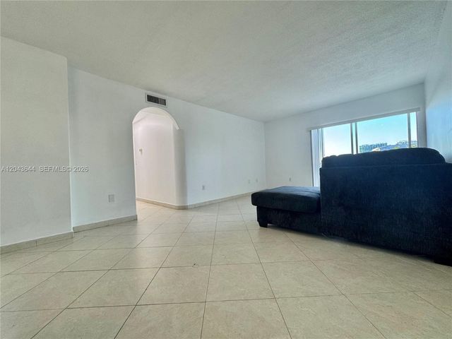 400 Kings Point Drive 411, Sunny Isles Beach, FL 33160