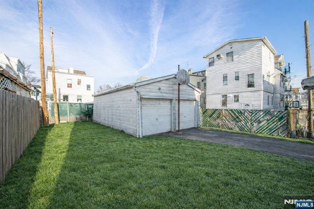 413 Beardsley Avenue, Bloomfield, NJ 07003