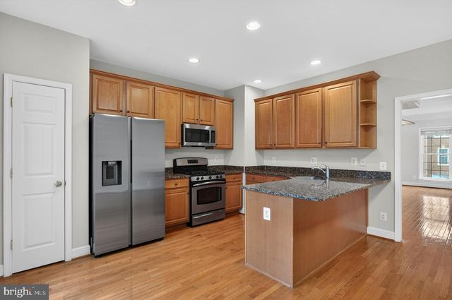 13717 MAPLE SUGAR LN, Herndon, VA 20171