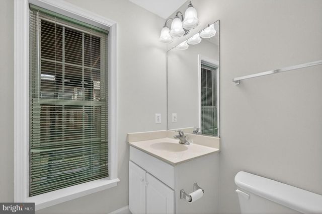 13717 MAPLE SUGAR LN, Herndon, VA 20171