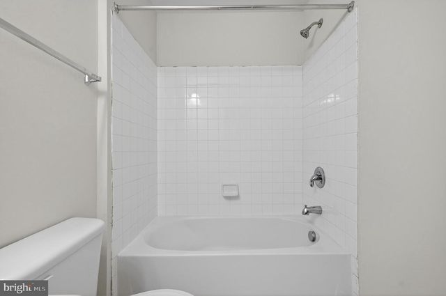 13717 MAPLE SUGAR LN, Herndon, VA 20171