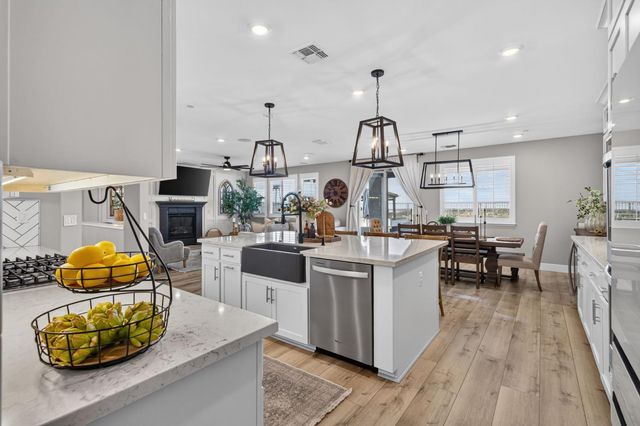 2315 Ranch View Dr, Rocklin, CA 95765