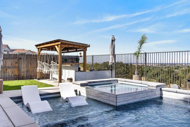2315 Ranch View Dr, Rocklin, CA 95765