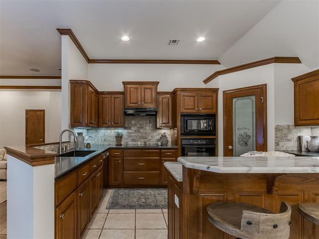 10604 NW 38th Street, Yukon, OK 73099