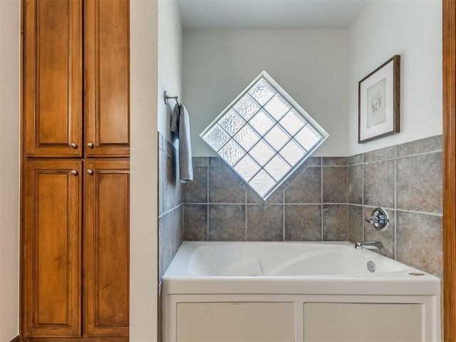 10604 NW 38th Street, Yukon, OK 73099