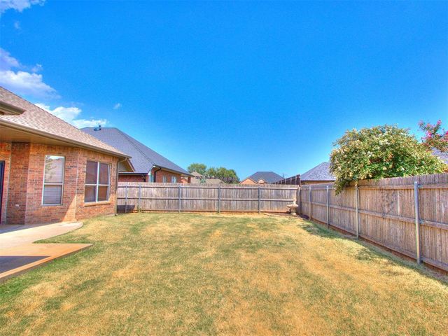 10604 NW 38th Street, Yukon, OK 73099