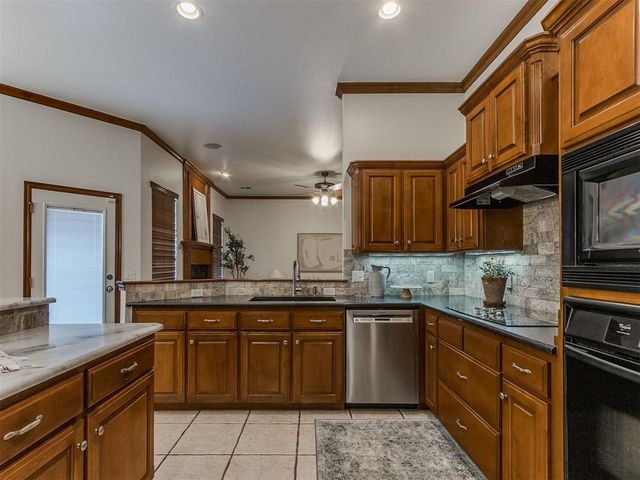 10604 NW 38th Street, Yukon, OK 73099