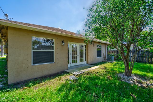 2241 NW 3rd Street, Pompano Beach, FL 33069