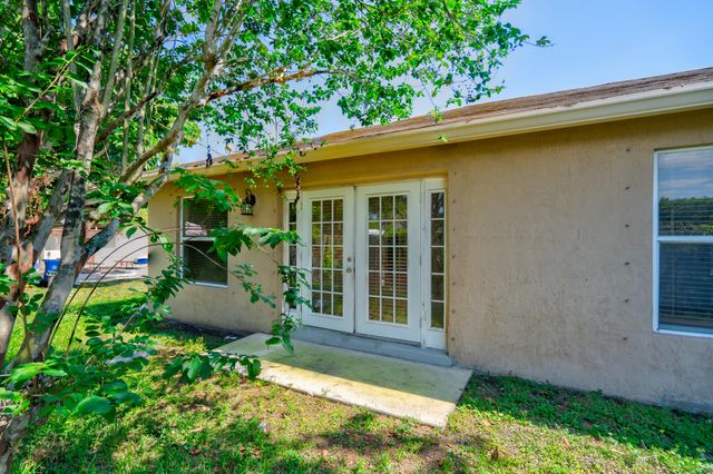 2241 NW 3rd Street, Pompano Beach, FL 33069