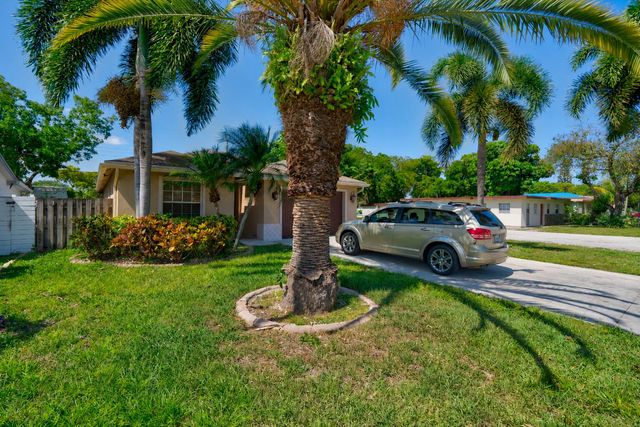 2241 NW 3rd Street, Pompano Beach, FL 33069