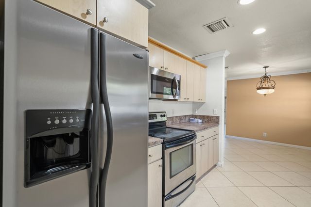 2241 NW 3rd Street, Pompano Beach, FL 33069