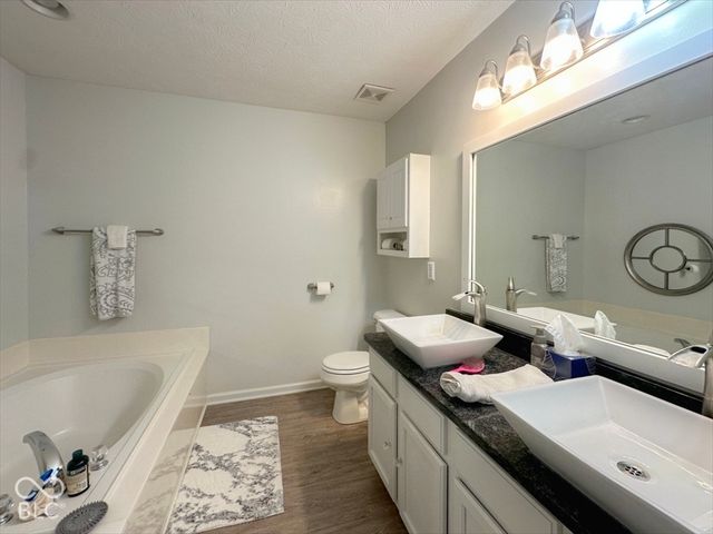 1140 Frogs Leap Lane, Cicero, IN 46034