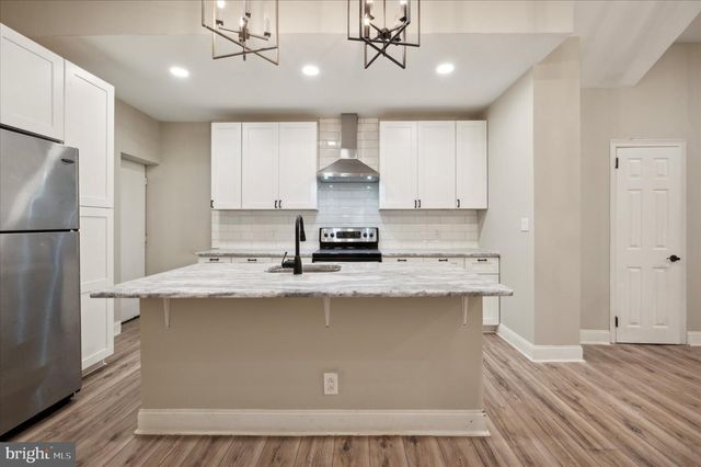 2021 N 33RD ST, Philadelphia, PA 19121