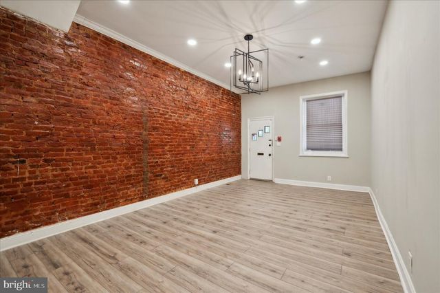 2021 N 33RD ST, Philadelphia, PA 19121