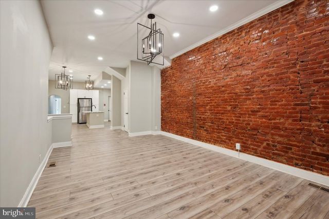 2021 N 33RD ST, Philadelphia, PA 19121