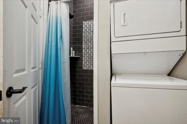 2021 N 33RD ST, Philadelphia, PA 19121