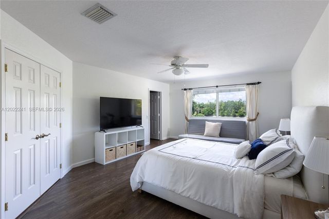 2517 Hunters Run Way, Weston, FL 33327