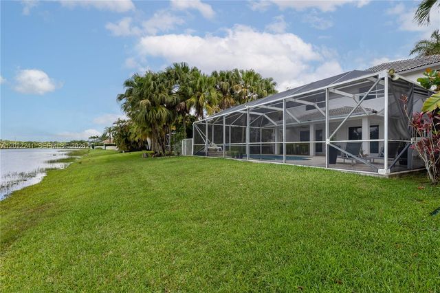 2517 Hunters Run Way, Weston, FL 33327
