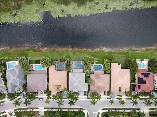 2517 Hunters Run Way, Weston, FL 33327
