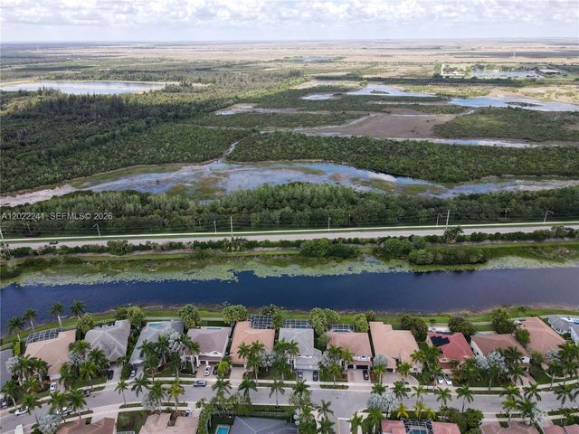 2517 Hunters Run Way, Weston, FL 33327