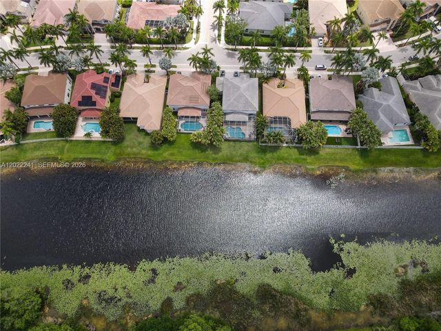 2517 Hunters Run Way, Weston, FL 33327