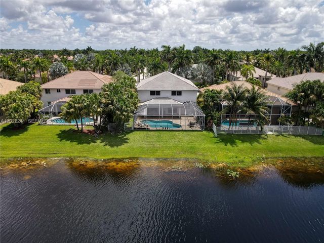 2517 Hunters Run Way, Weston, FL 33327