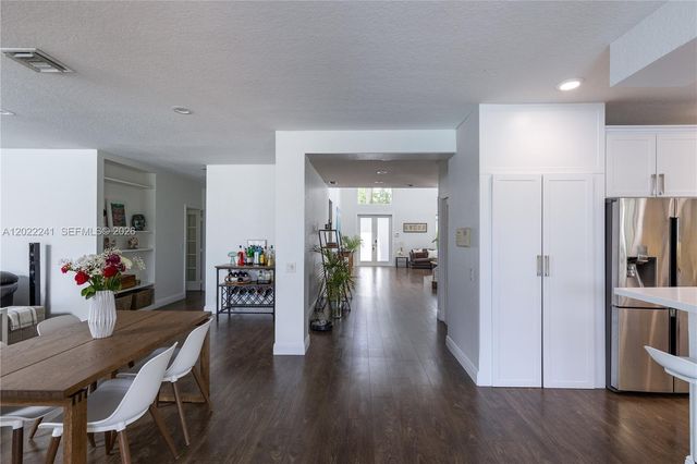 2517 Hunters Run Way, Weston, FL 33327