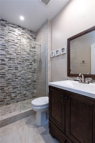 2517 Hunters Run Way, Weston, FL 33327