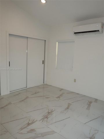 8900 NW 33rd Ave Rd, Miami, FL 33147