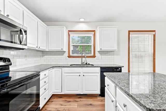 3618 W Vincent Drive, Springfield, MO 65810
