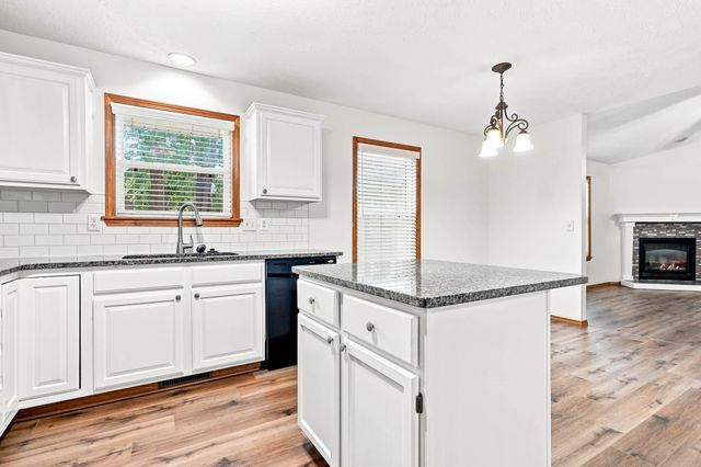 3618 W Vincent Drive, Springfield, MO 65810
